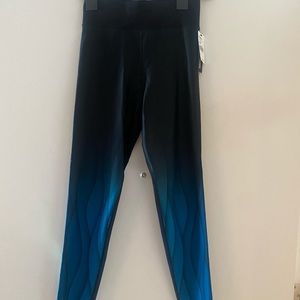COPY - UltraCor leggings NWT Size L